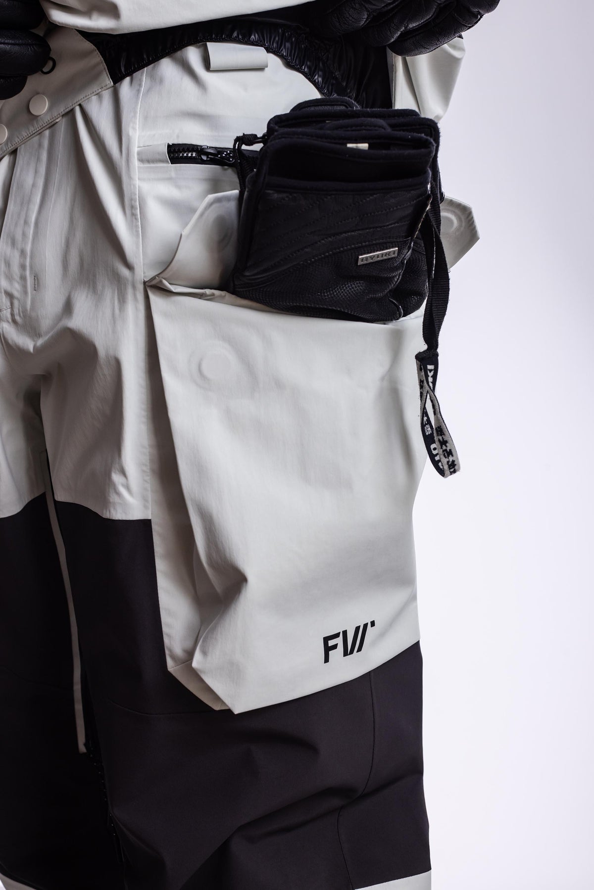 FW004-MFSB-W26-BLK_0159