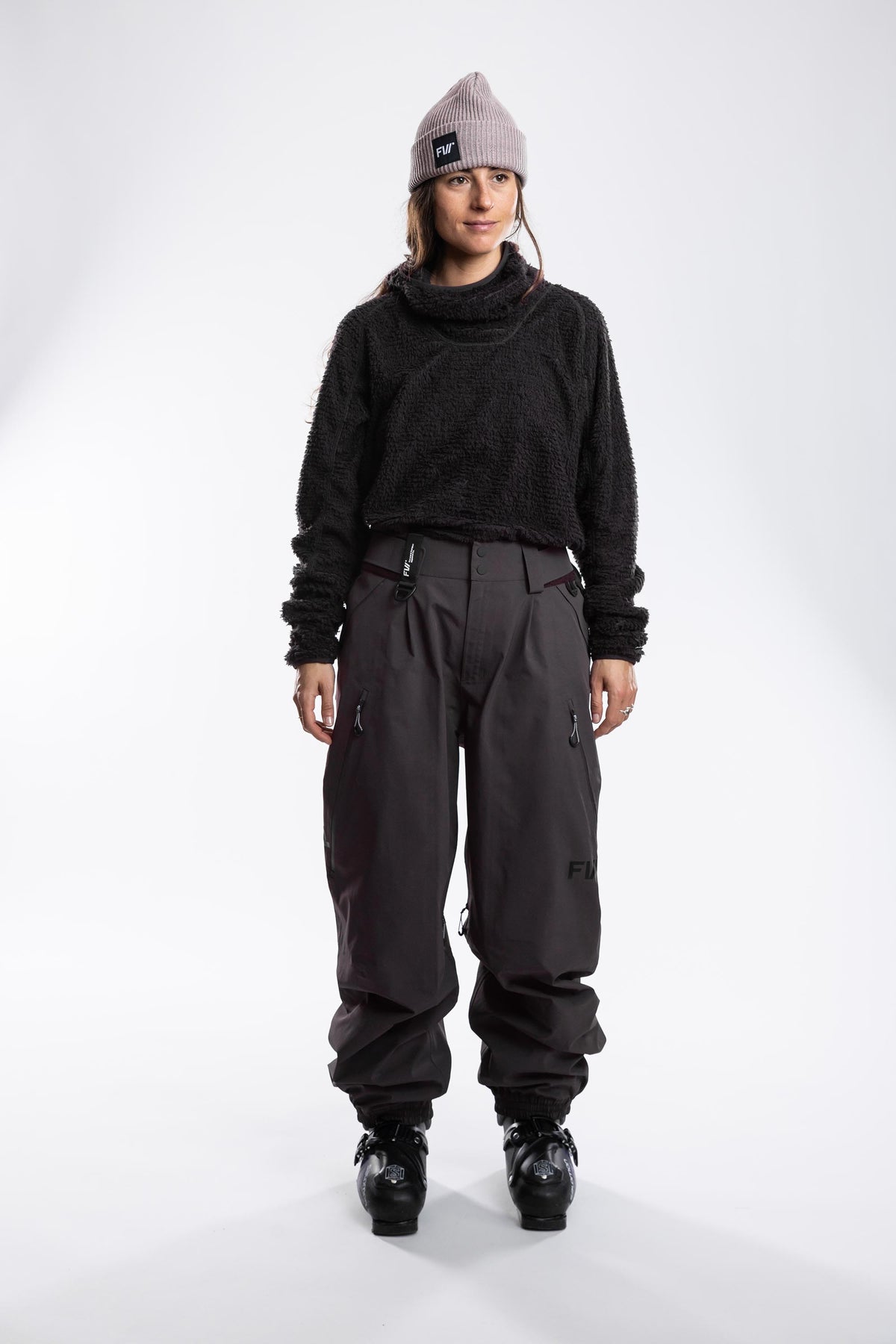 FW009-CSPU-W26-BLK_7989 front