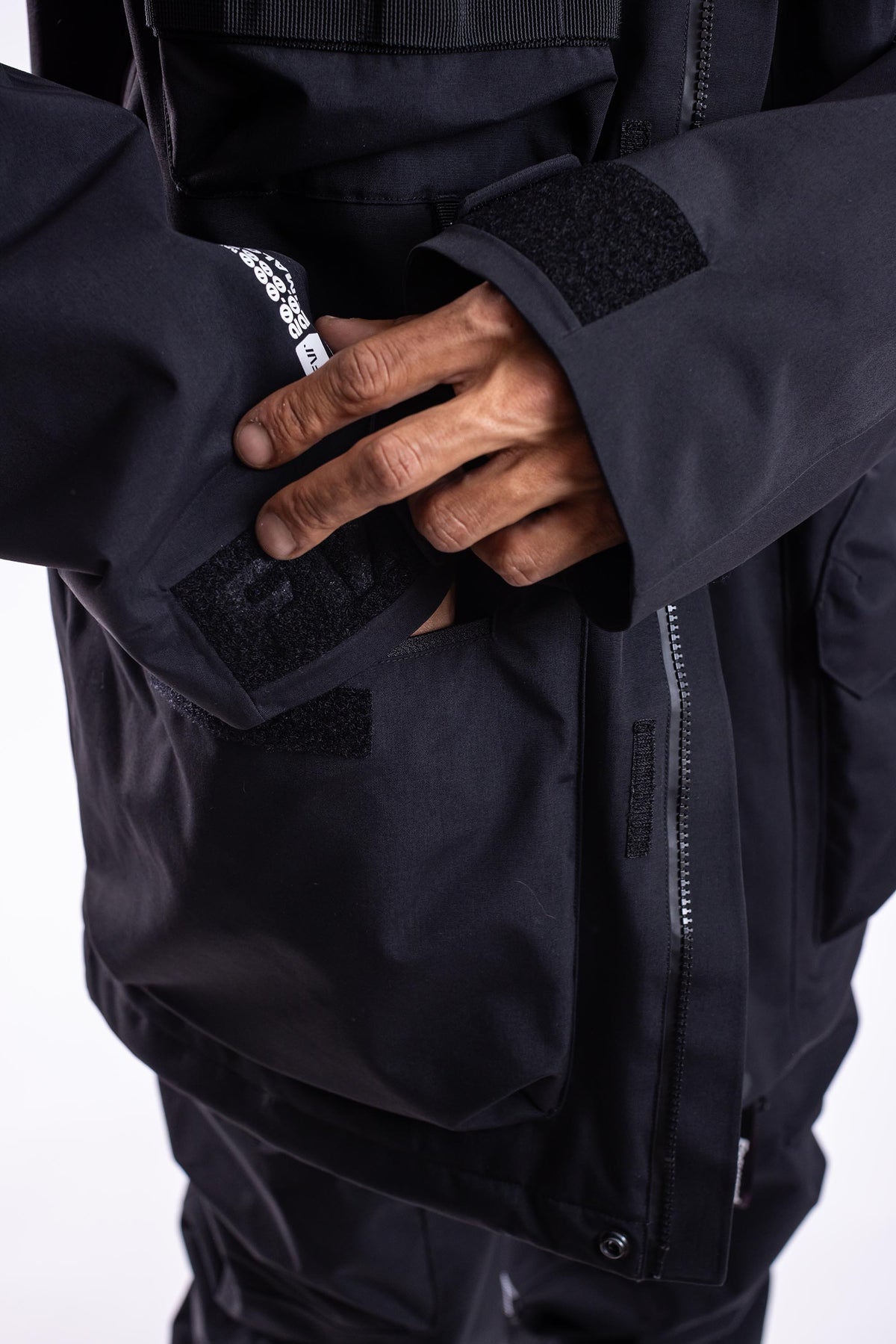 FW010-CCJU-W26-BLK_0886