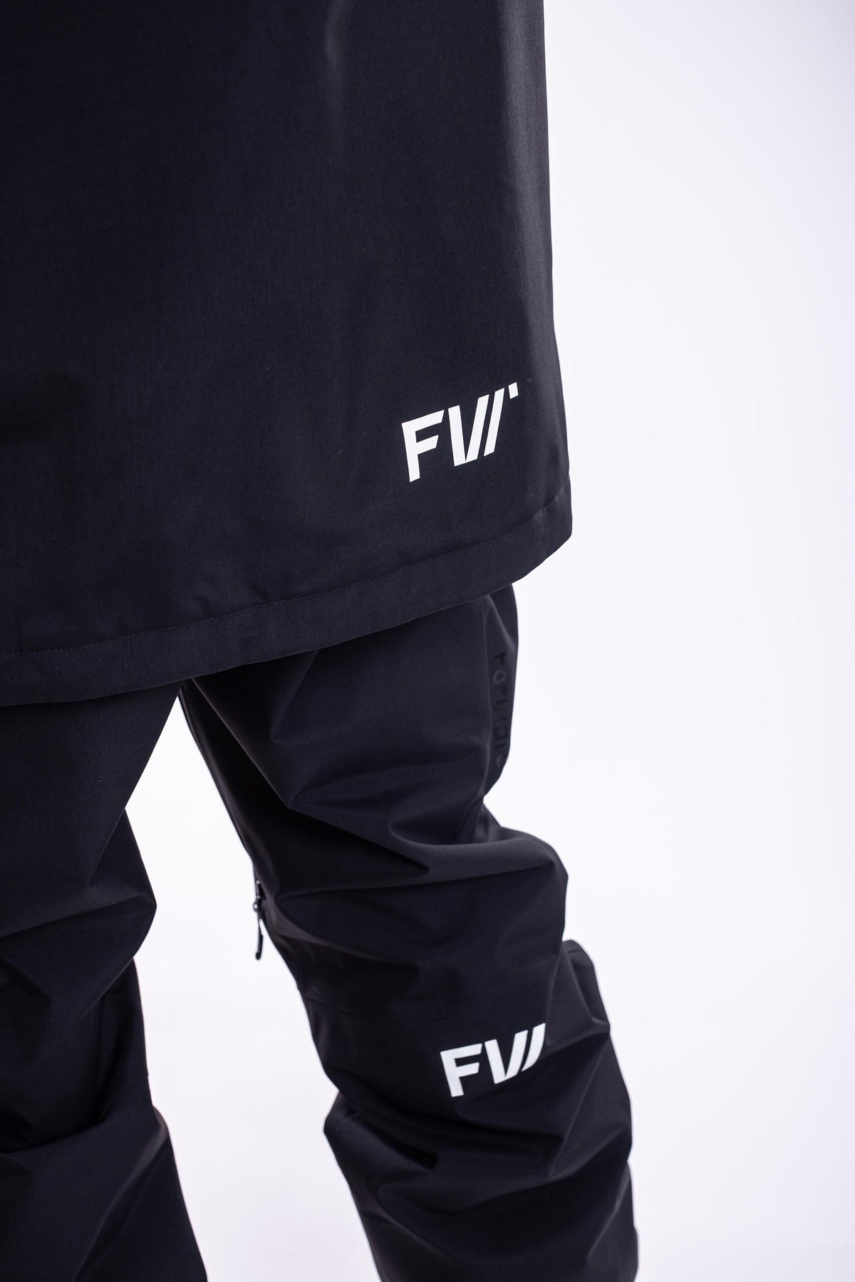 FW011-CCPU-W26-BLK_0892