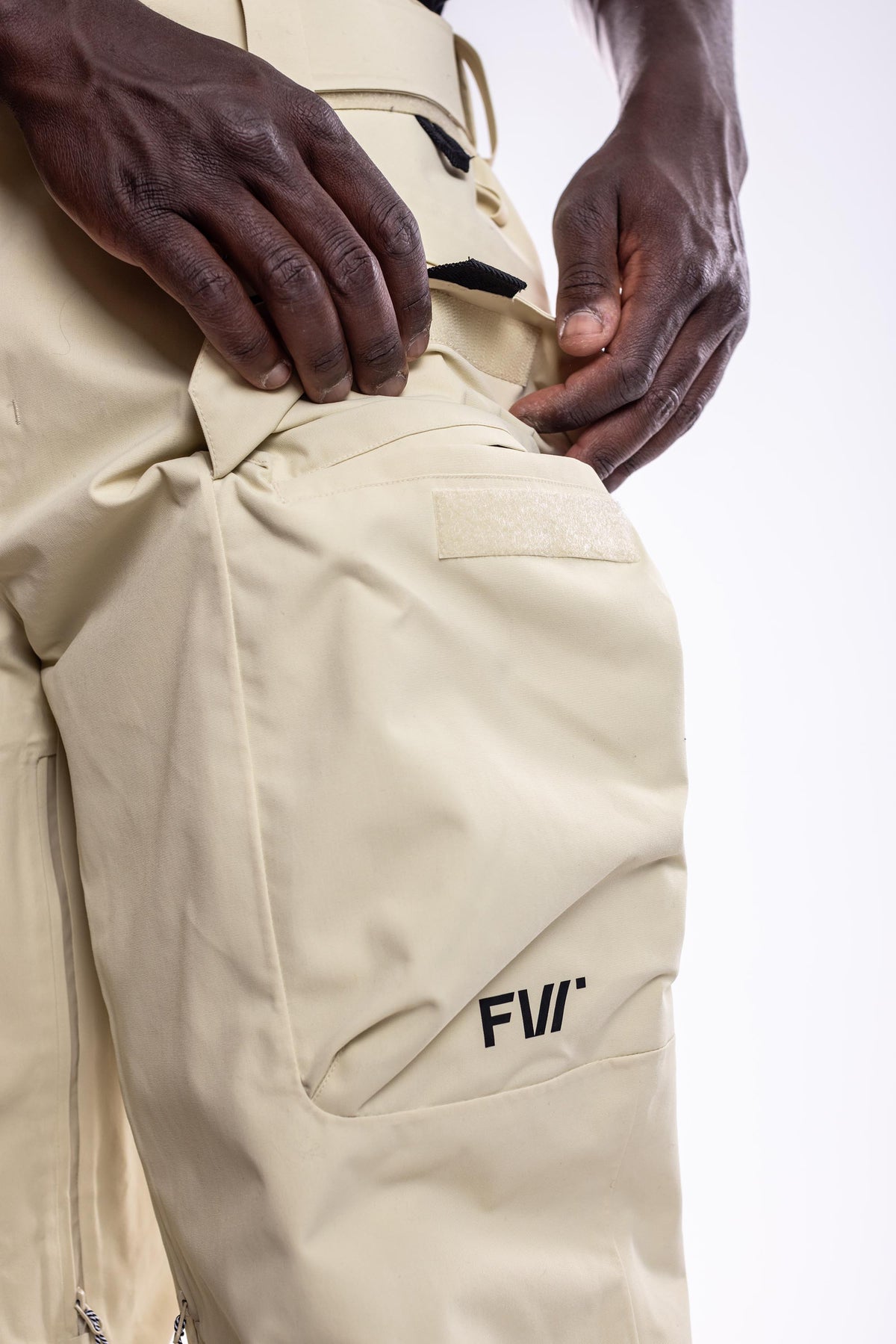 FW011-CCPU-W26-GLD_0775