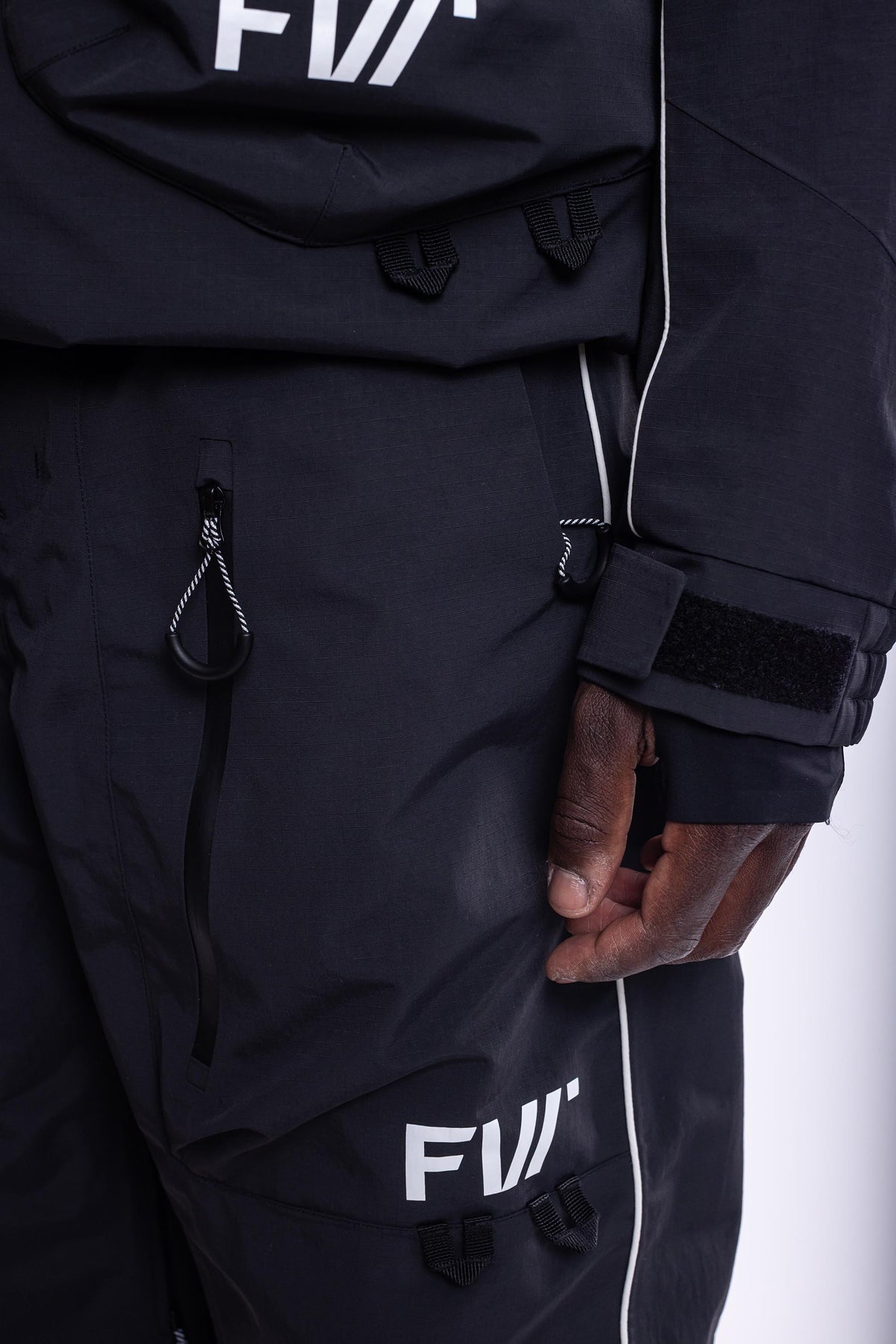 FW012-CJJU-W26-BLK_1184