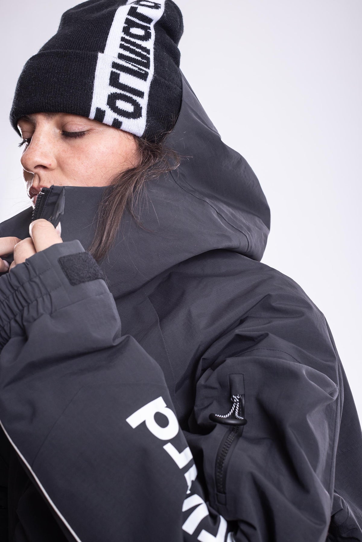 FW012-CJJU-W26-BLK_1472