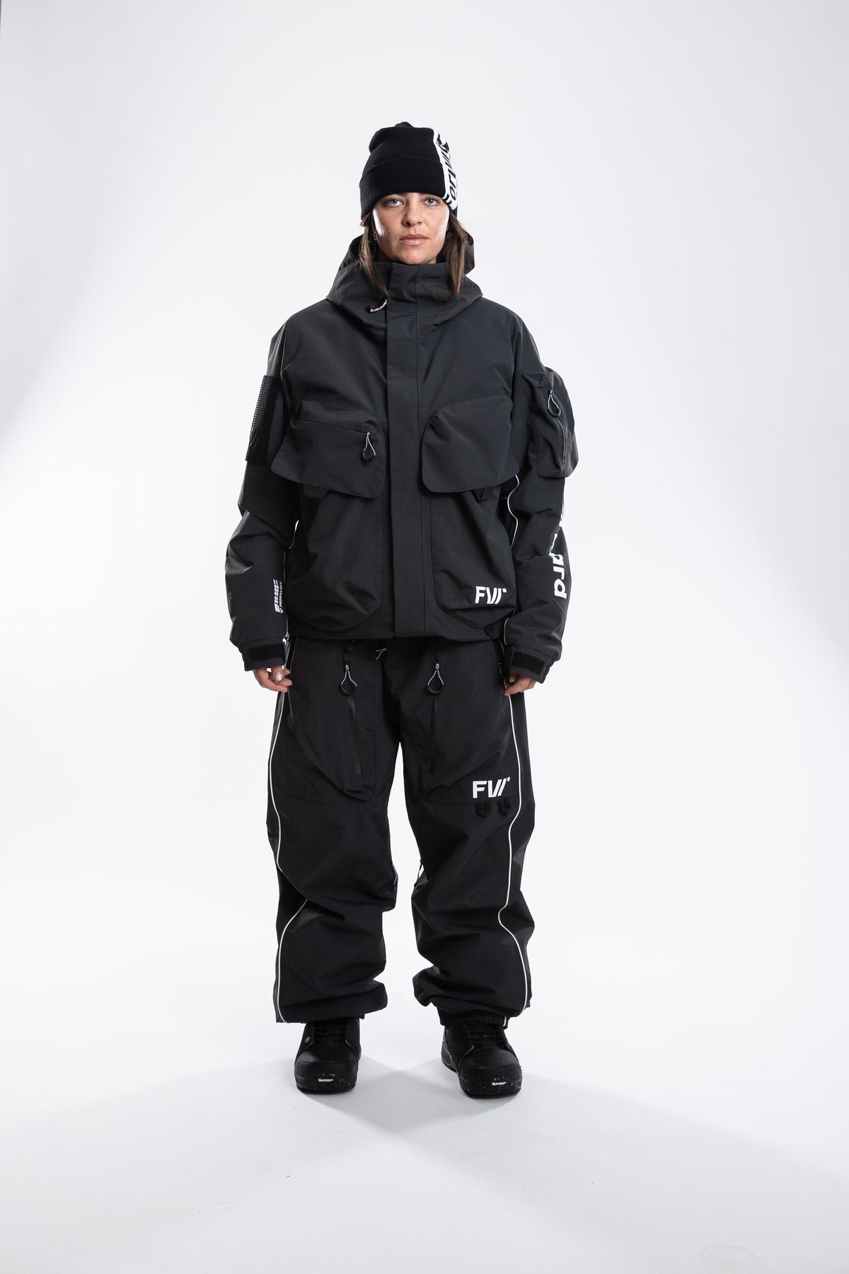 FW012-CJJU-W26-BLK_8026 front