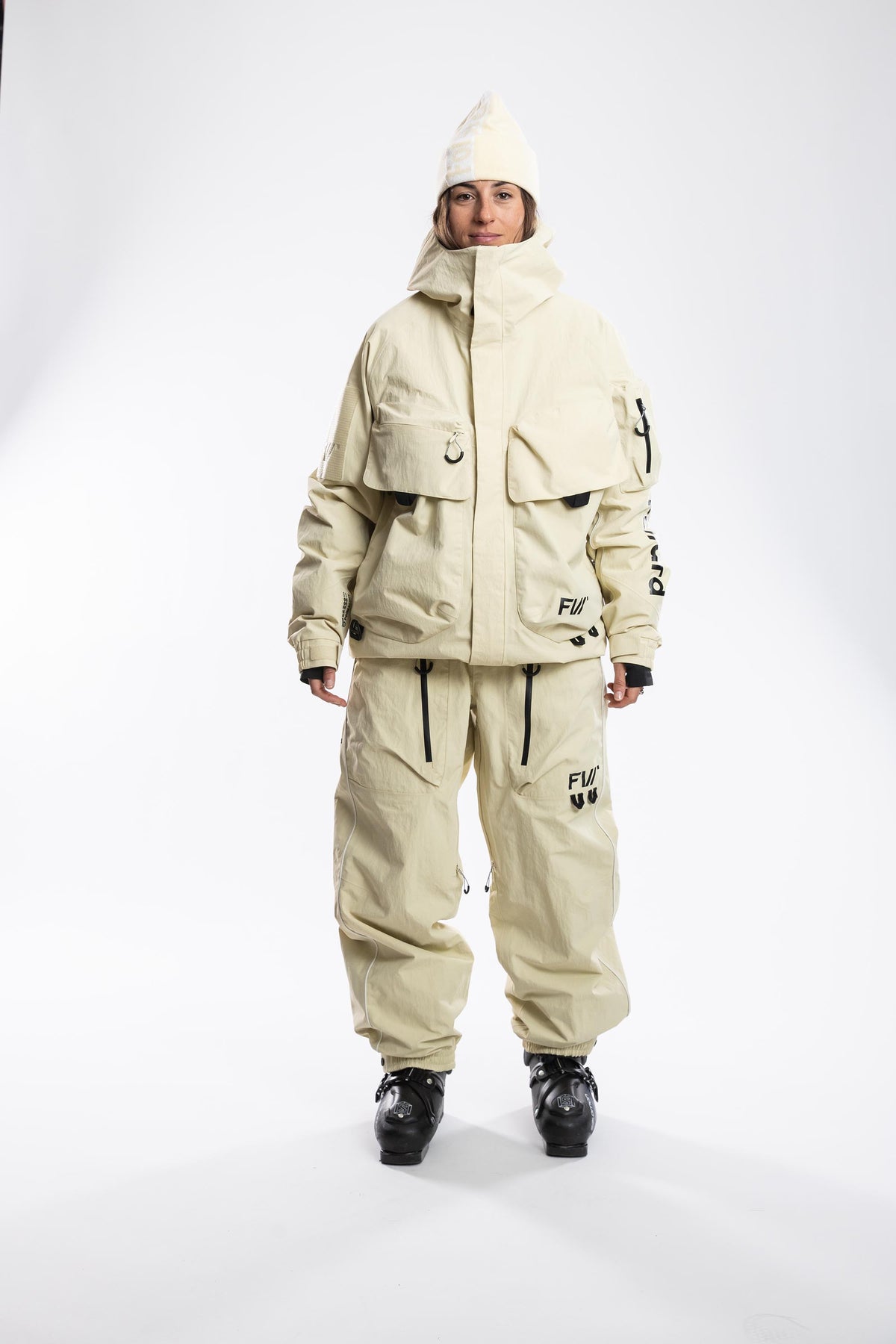 FW012-CJJU-W26-GLD_8014 front
