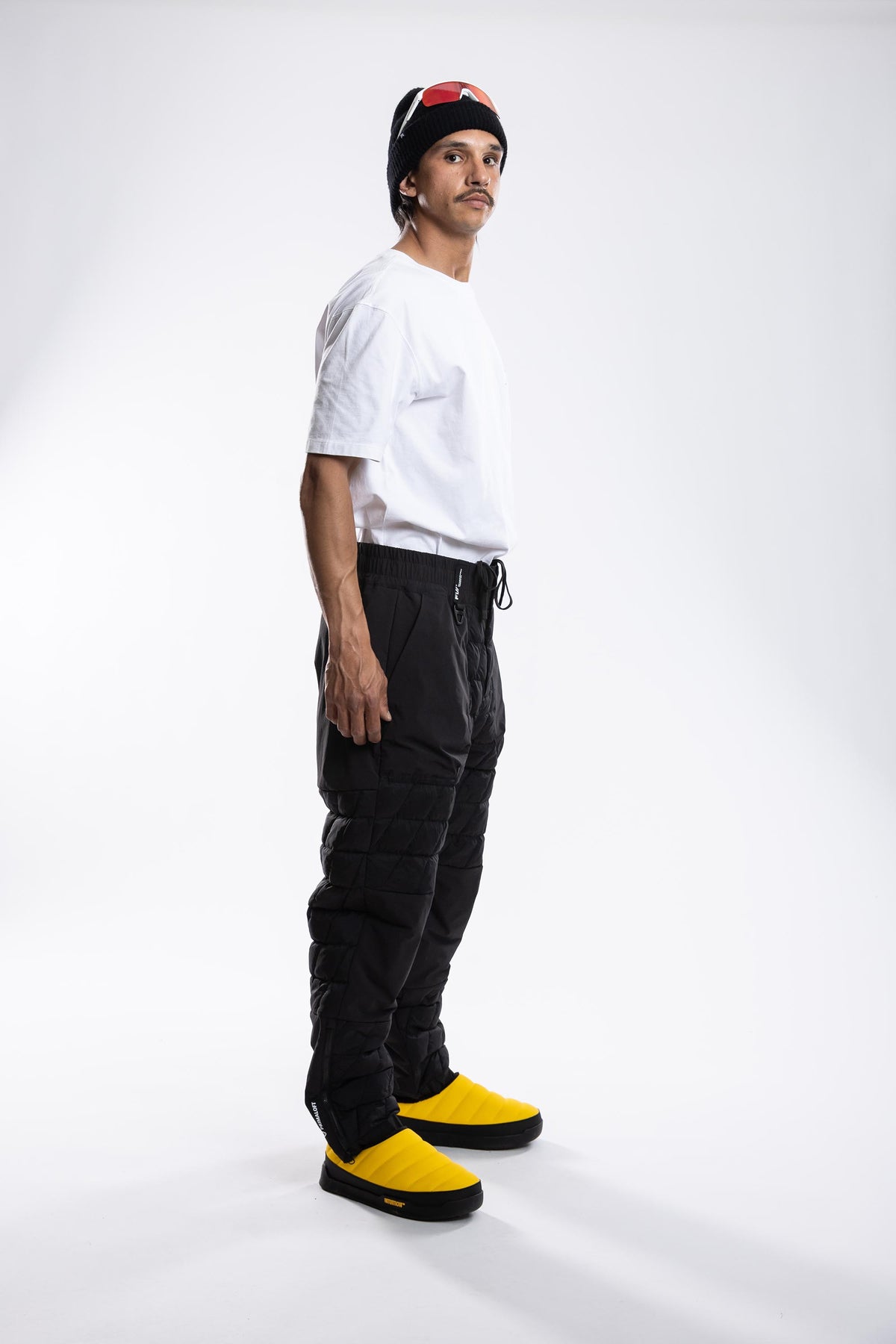 FW017-CPPU-W26-BLK_7828 side