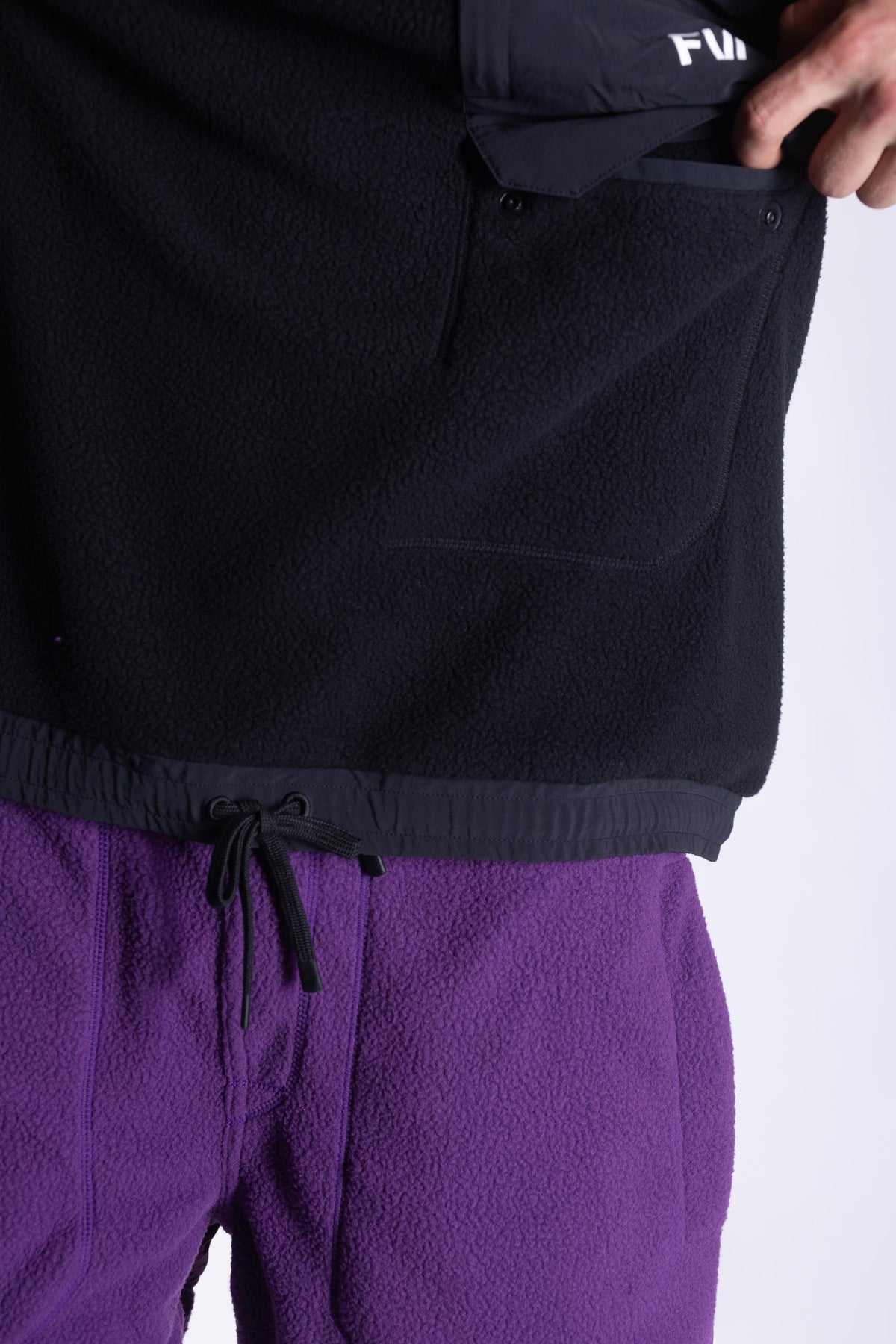 FW056-SFCM-W26-BLK_9578