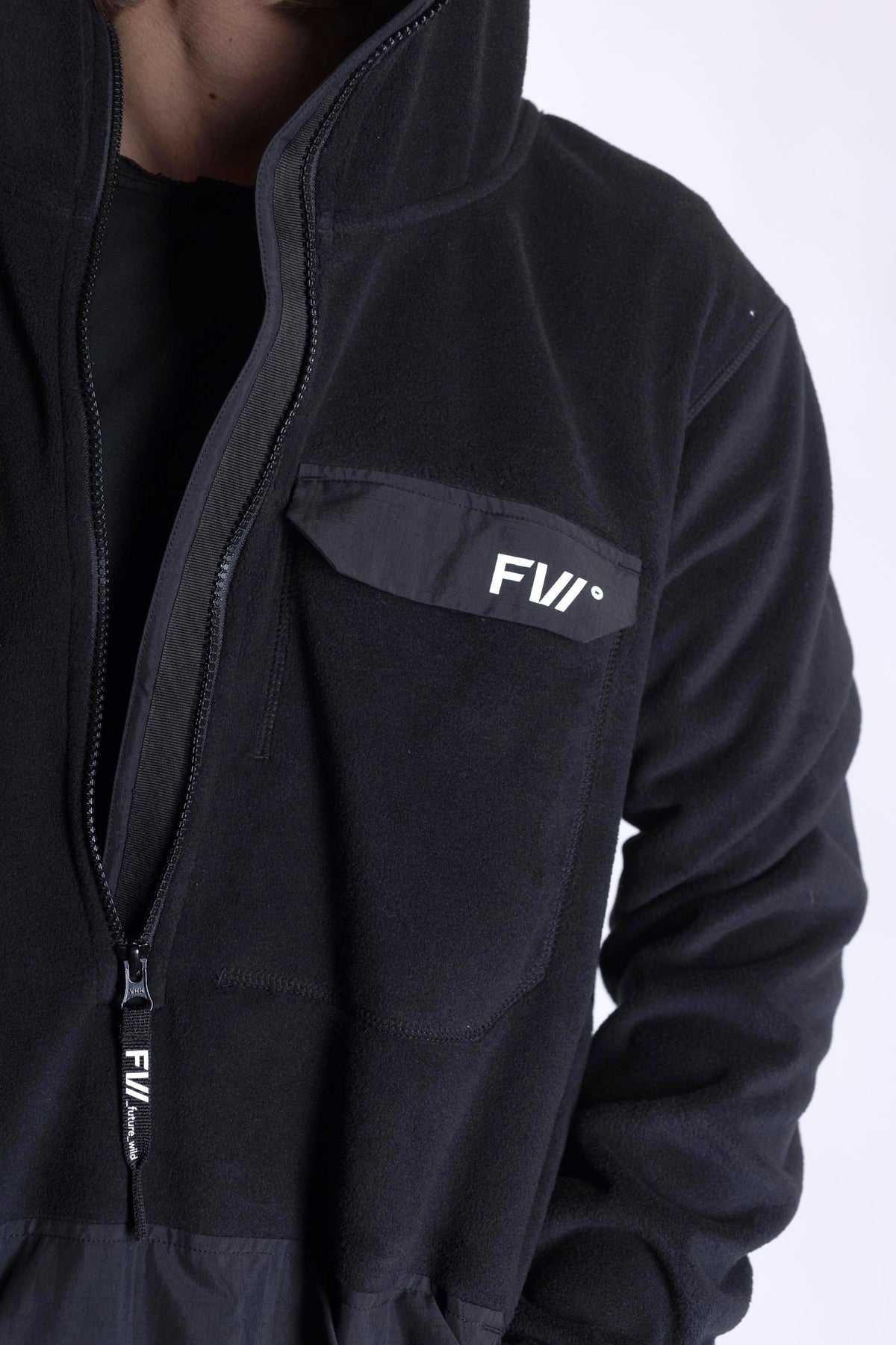 FW059-CFHM-W26-BLK_9414