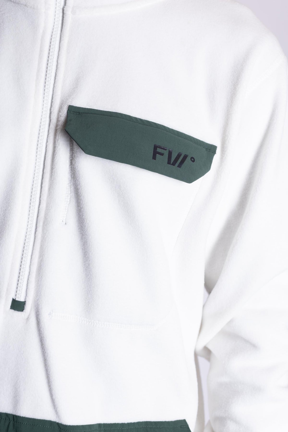 FW059-CFHM-W26-WHT_9409