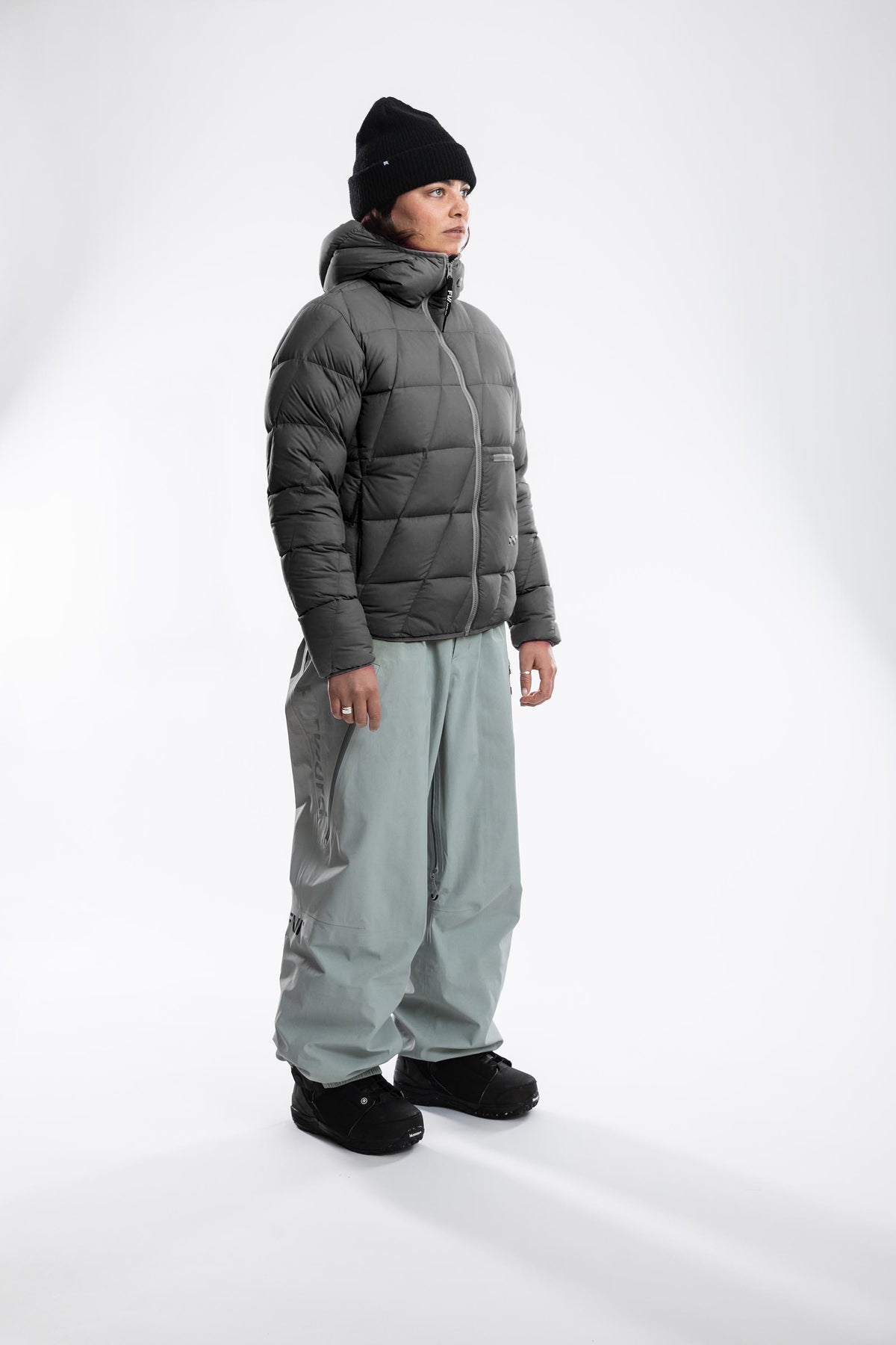 FW119-CDHW-W26-BLK_7947 side